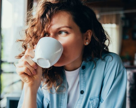 Quanti caffè bere al giorno? Ecco cosa succede al cuore quando bevi troppo caffè